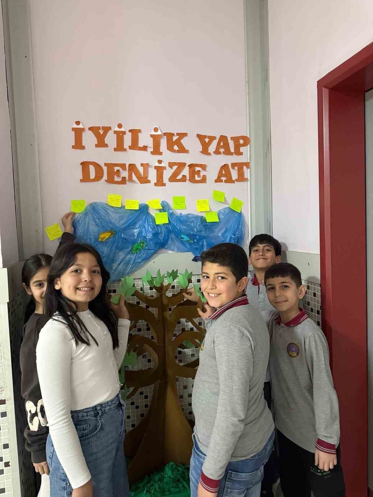 PROJE ÇERÇEVESİNDE KÖY OKULLARINDAKİ ÖĞRENCİLERE EĞİTİM MATERYALLERİ ULAŞTIRILARAK SAHADAKİ...