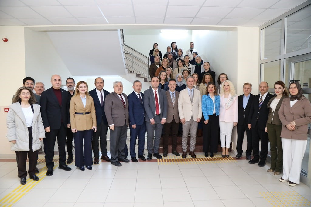 PROJE KAPSAMINDA KATILIMCILARA ‘DEĞERLER EĞİTİMİ’, ‘SAĞLIK BİLGİSİ VE ÇEVRE BİLİNCİ’, ‘EĞİTİMDE...