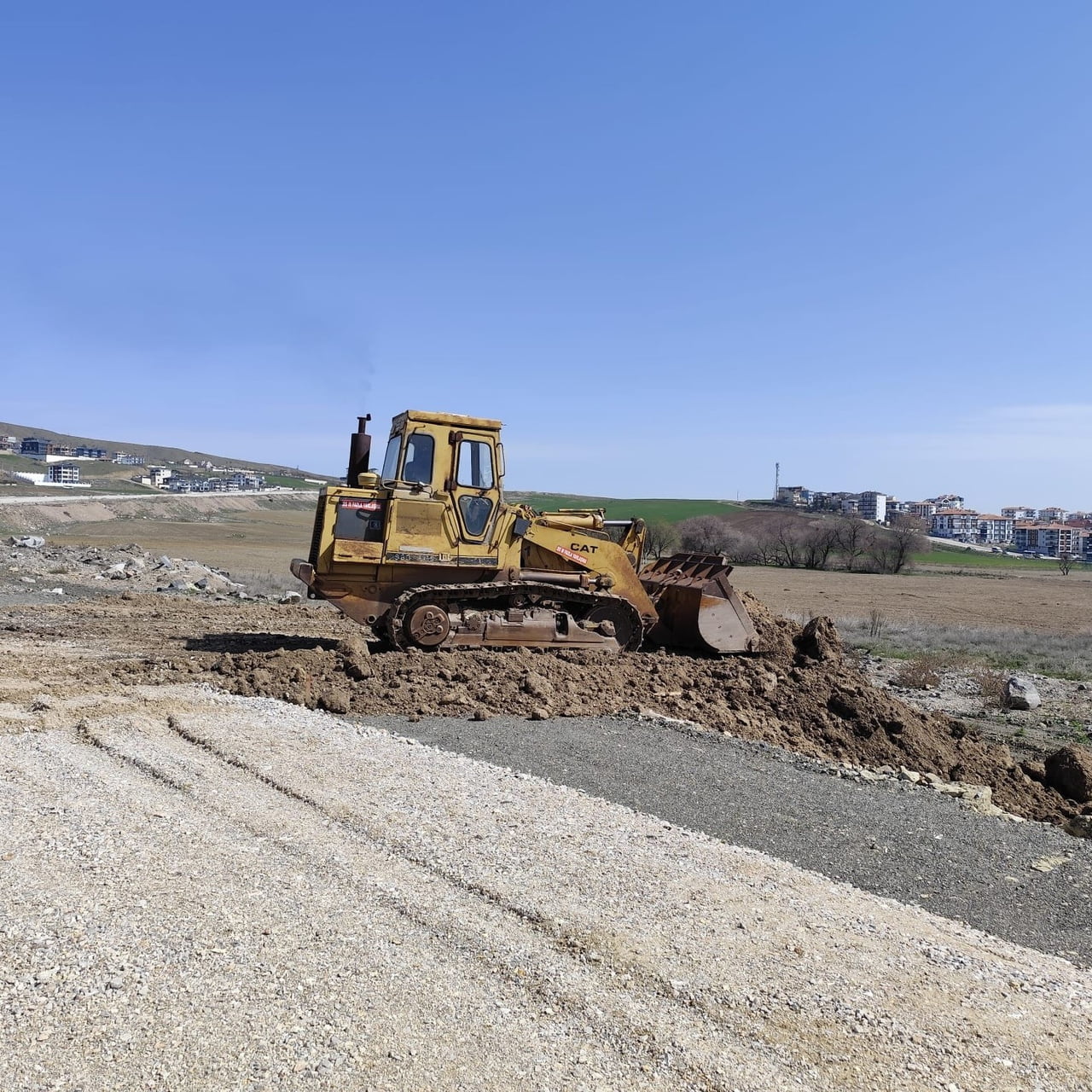 PURSAKLAR BELEDİYESİ, İLÇENİN ULAŞIM ALTYAPISINI GÜÇLENDİRMEK VE YAŞAM KALİTESİNİ ARTIRMAK...
