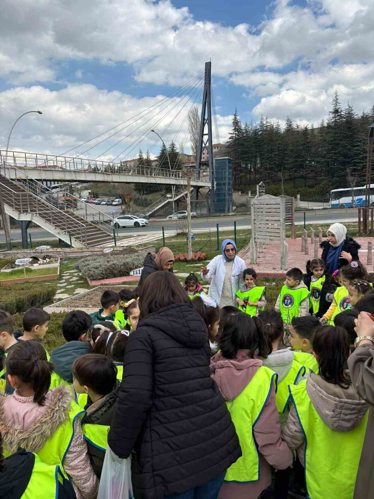 PURSAKLAR BELEDİYESİ TARAFINDAN HAYATA GEÇİRİLEN VE ANKARA'NIN DOĞAL İLE KÜLTÜREL ZENGİNLİKLERİNİ...