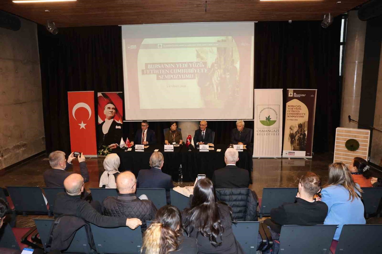 "BURSA’NIN YEDİ YÜZÜ" SEMPOZYUMU KENTİN TARİHİNE IŞIK TUTTU