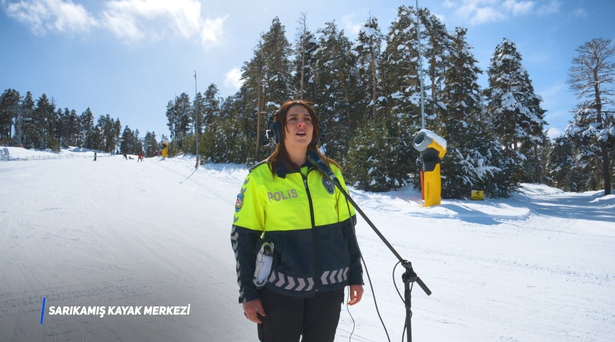 "EMNİYET İÇİN ÇAL, HUZUR İÇİN SÖYLE" SLOGANIYLA HAZIRLANAN ÖZEL KLİP, HEM DUYGUSAL HEM DE SANATSAL...