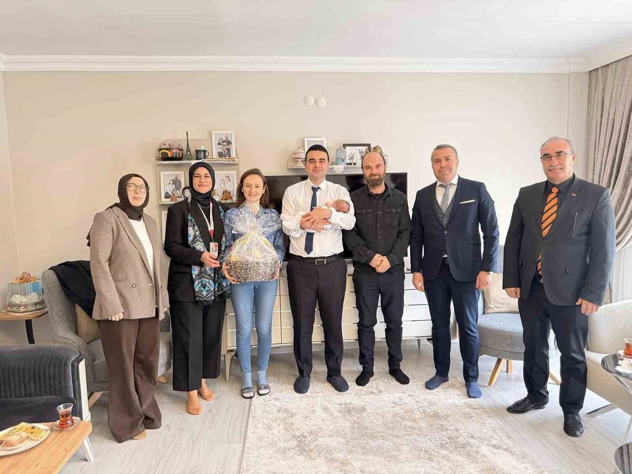 "İYİLİK OSMANELİ’NİN KUMAŞINDA VAR PROJESİ" KAPSAMINDA YENİ DOĞAN BEBEĞE DESTEK