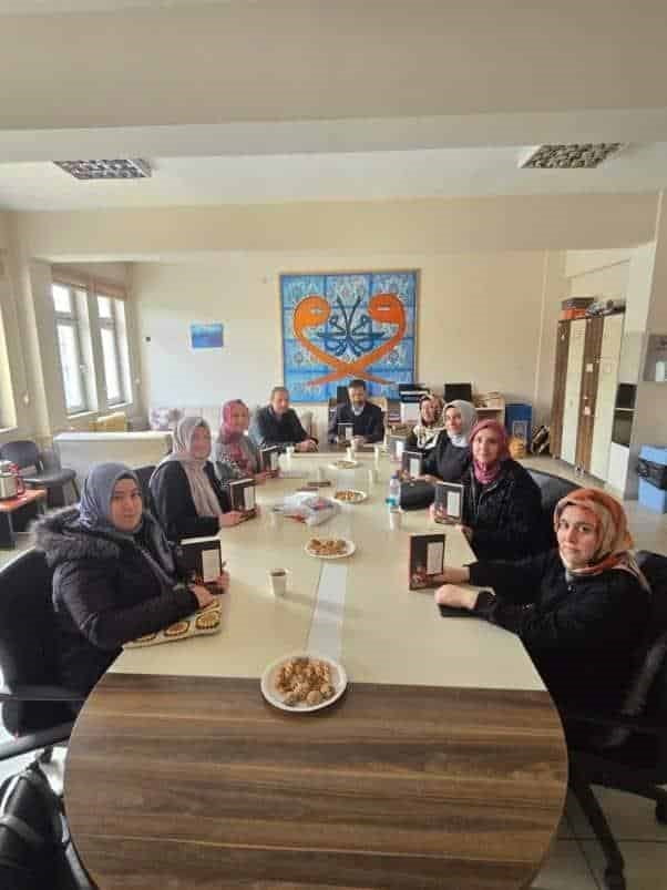 "OKUYORUM ÖĞRETMENİM" PROJESİ KÜTAHYA’DA ÖĞRETMENLERİ BULUŞTURDU