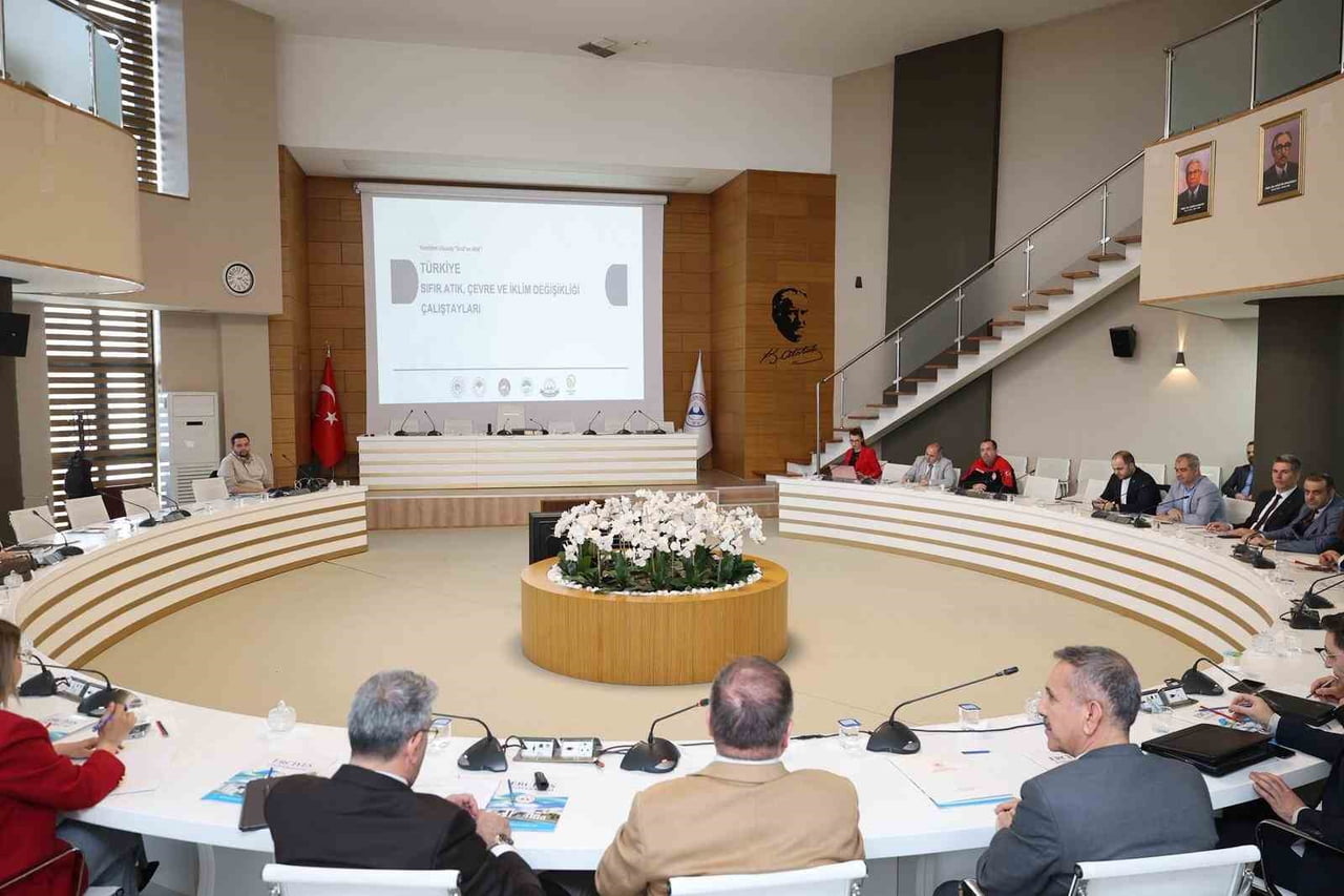 "YERELDEN ULUSALA İSRAF VE ATIK" TEMASIYLA HAYATA GEÇİRİLEN TÜRKİYE SIFIR ATIK ÇALIŞTAYLARI...