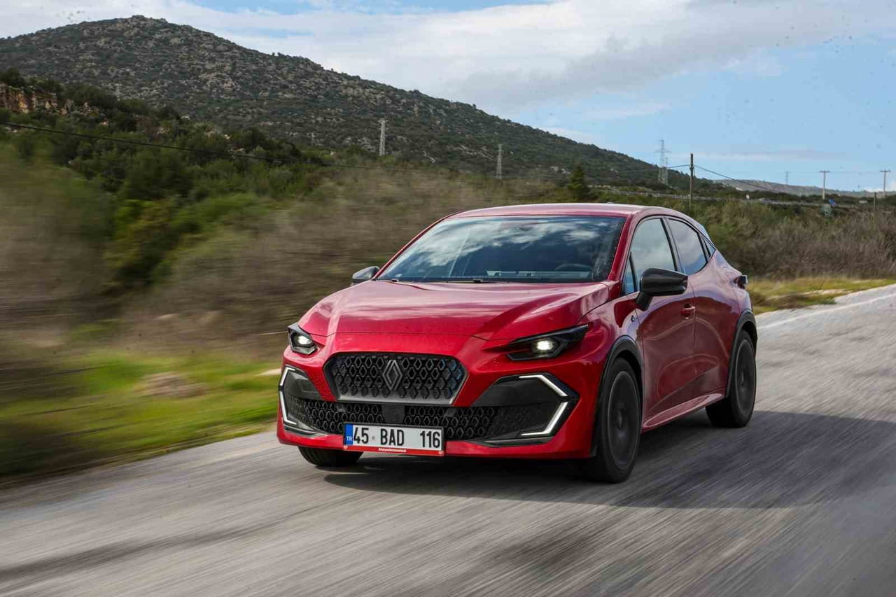 RENAULT, 2026 YILININ İLK ÇEYREĞİNDE 34 BİN 244 SATIŞ ADEDİ VE YÜZDE 12,9 PAZAR PAYINA...