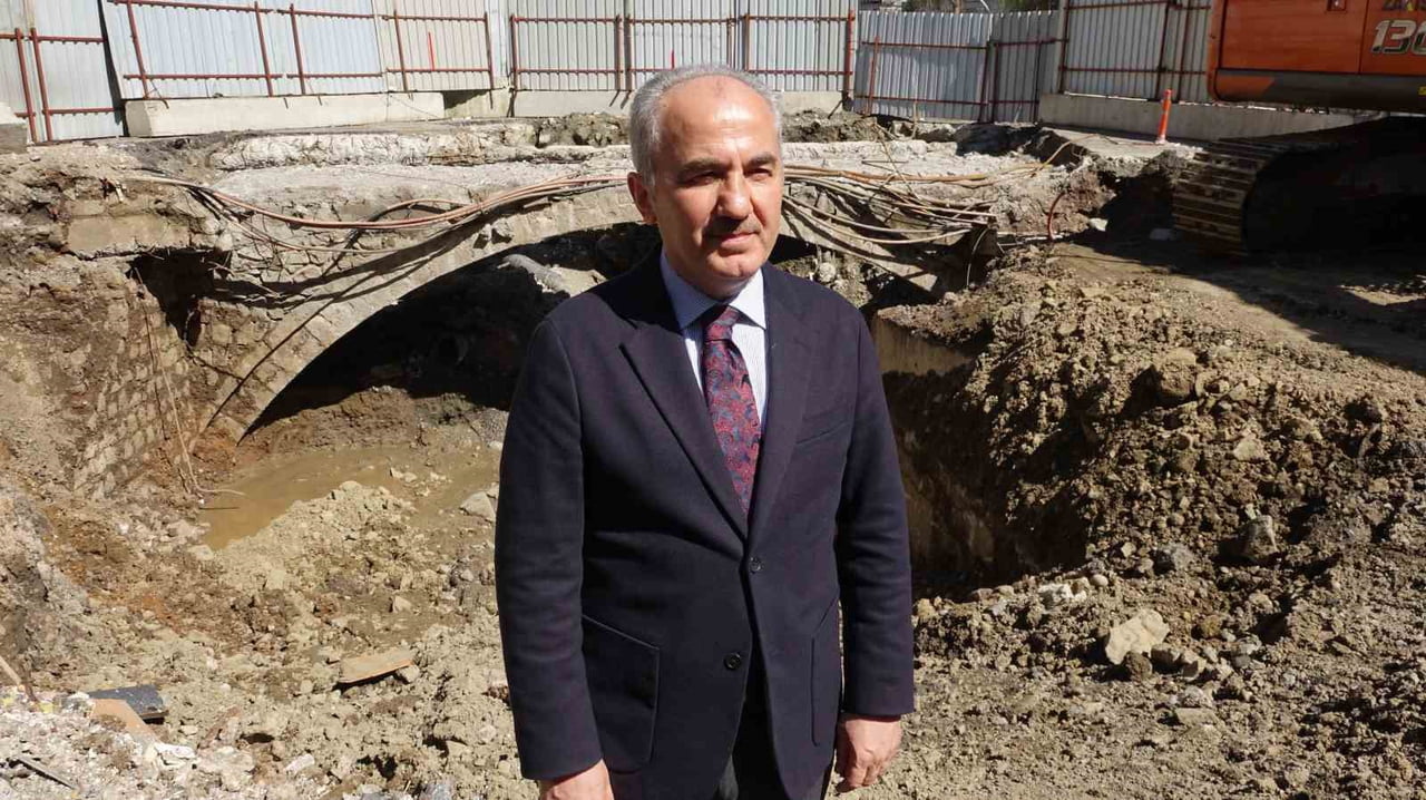 RİZE'DE YAPILIŞ TARİHİ 1826 OLAN VE ÜZERİNDE OSMANLICA ‘MAŞALLAH' YAZAN, GEÇMİŞTE ÜZERİNDEN GEÇEN...