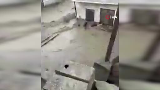Rusya'ya bağlı Dağıstan Özerk Cumhuriyeti'nde 27 Mart'tan bu yana devam eden şiddetli yağışların...
