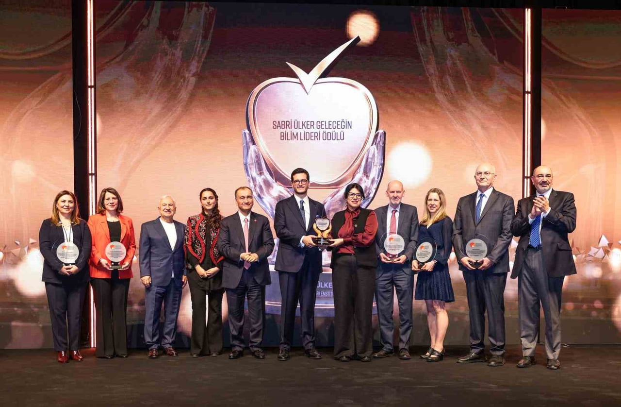 SABRİ ÜLKER VAKFI'NIN YENİLENEN GLOBALLEŞME VİZYONUYLA 10'UNCU YILINDA ULUSLARARASI ARENAYA AÇTIĞI...