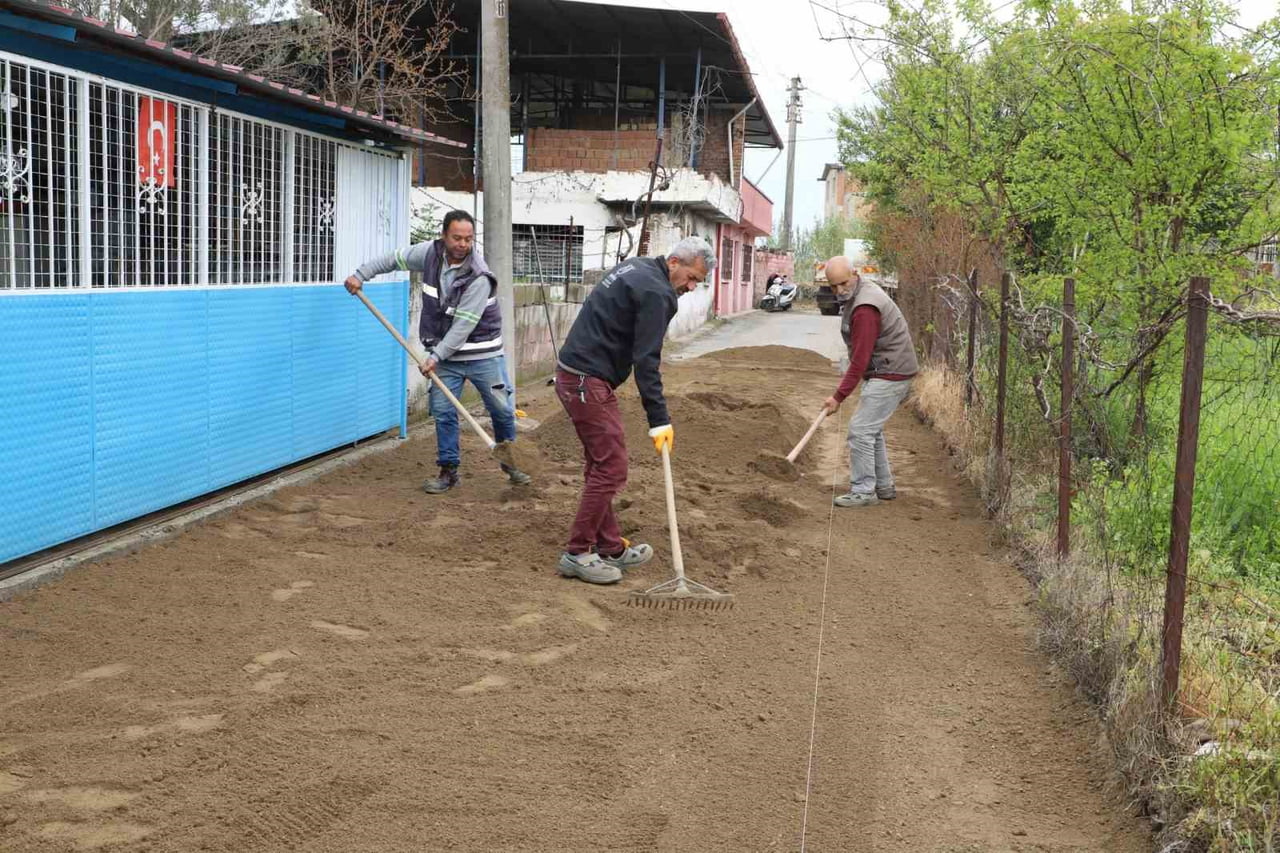 SAHA ÇALIŞMALARINA DEVAM EDEN NAZİLLİ BELEDİYESİ, MUAMMER AKSOY MAHALLESİ'NDE YOL YENİLEME...