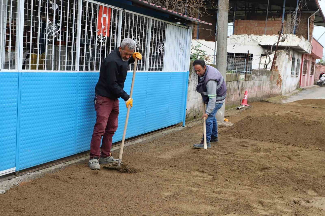 SAHA ÇALIŞMALARINA DEVAM EDEN NAZİLLİ BELEDİYESİ, MUAMMER AKSOY MAHALLESİ'NDE YOL YENİLEME...