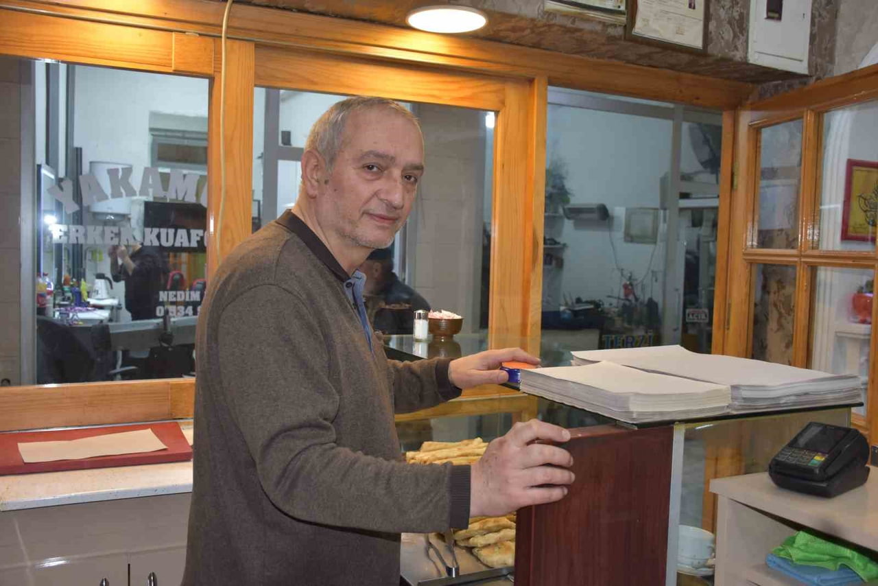 SAKARYA'NIN HENDEK İLÇESİNDE YARIM ASRA YAKINDIR AYNI ADRESTE ÜRETİLEN, SU, TUZ VE SIVI YAĞ...