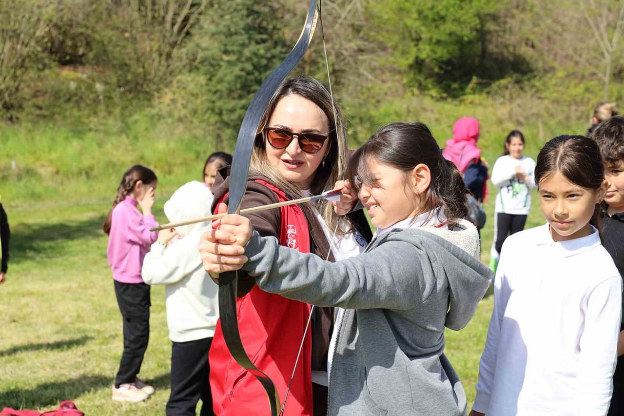 SAKARYA BÜYÜKŞEHİR BELEDİYESİ TARAFINDAN AYÇİÇEK BİSİKLET VADİSİ’NDE DÜZENLENEN PROGRAMDA İLKOKUL...