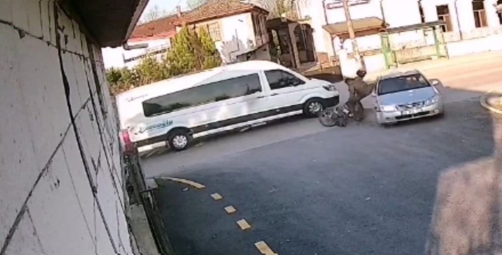 SAKARYA’NIN AKYAZI İLÇESİNDE BİR OTOMOBİL İLE MOTOSİKLETİN ÇARPIŞTIĞI TRAFİK KAZASINDA 1 KİŞİ...