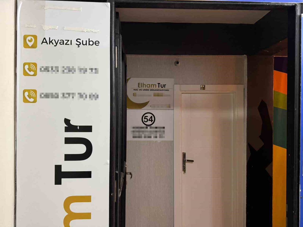 SAKARYA’NIN AKYAZI İLÇESİNDE UMRE İBADETİNİ YERİNE GETİRMEK İSTEYEN YAKLAŞIK 200 KİŞİ FİRMA...