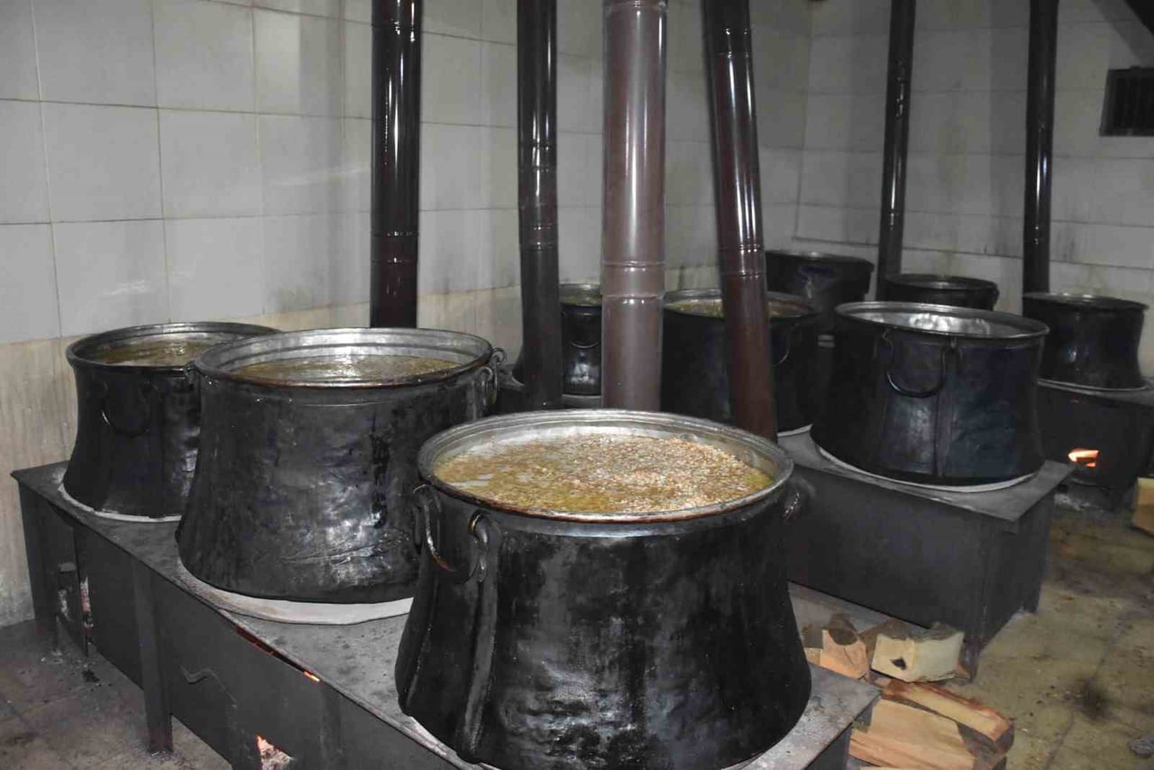 SAKARYA’NIN HENDEK İLÇESİ DİKMEN MAHALLESİ’NDE 117 YILDIR İMECE USULÜYLE SÜRDÜRÜLEN TOPLU...