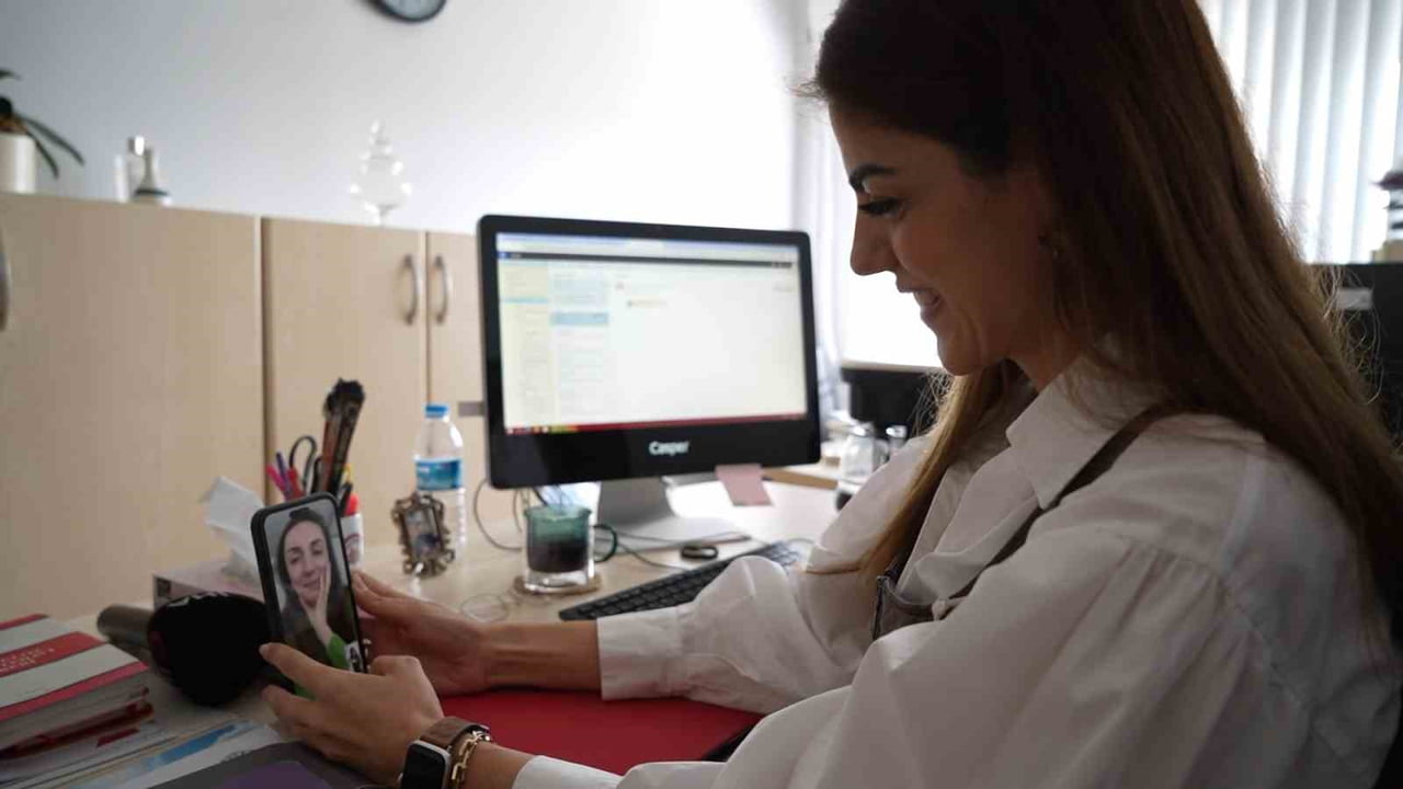 SAMSUN'DA "BİRİ KALBE, DİĞERİ HAYATA DOKUNUR" MOTTOSUYLA YOLA ÇIKILAN ÇALIŞMADA SAĞLIK PERSONELİ...