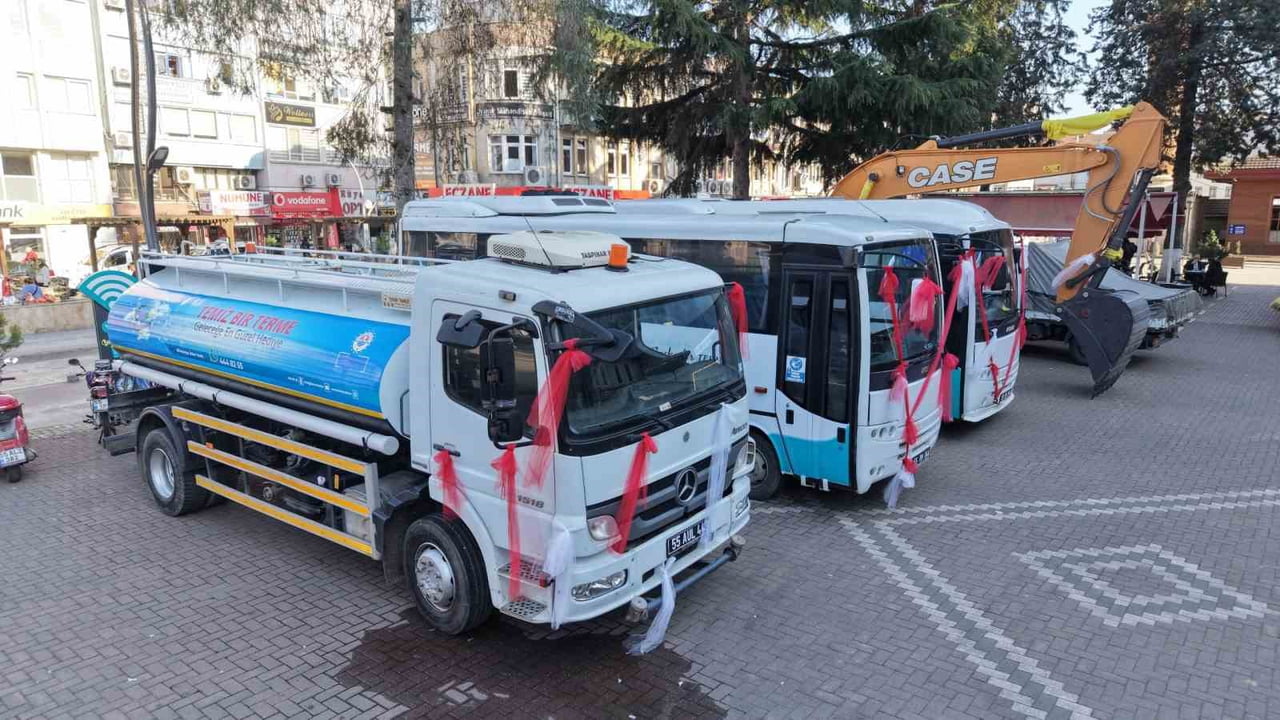 SAMSUN'UN TERME BELEDİYE BAŞKANI ŞENOL KUL, "BAHANELERİN ARKASINA DEĞİL, MAKİNELERİMİZİN GÜCÜNE VE...