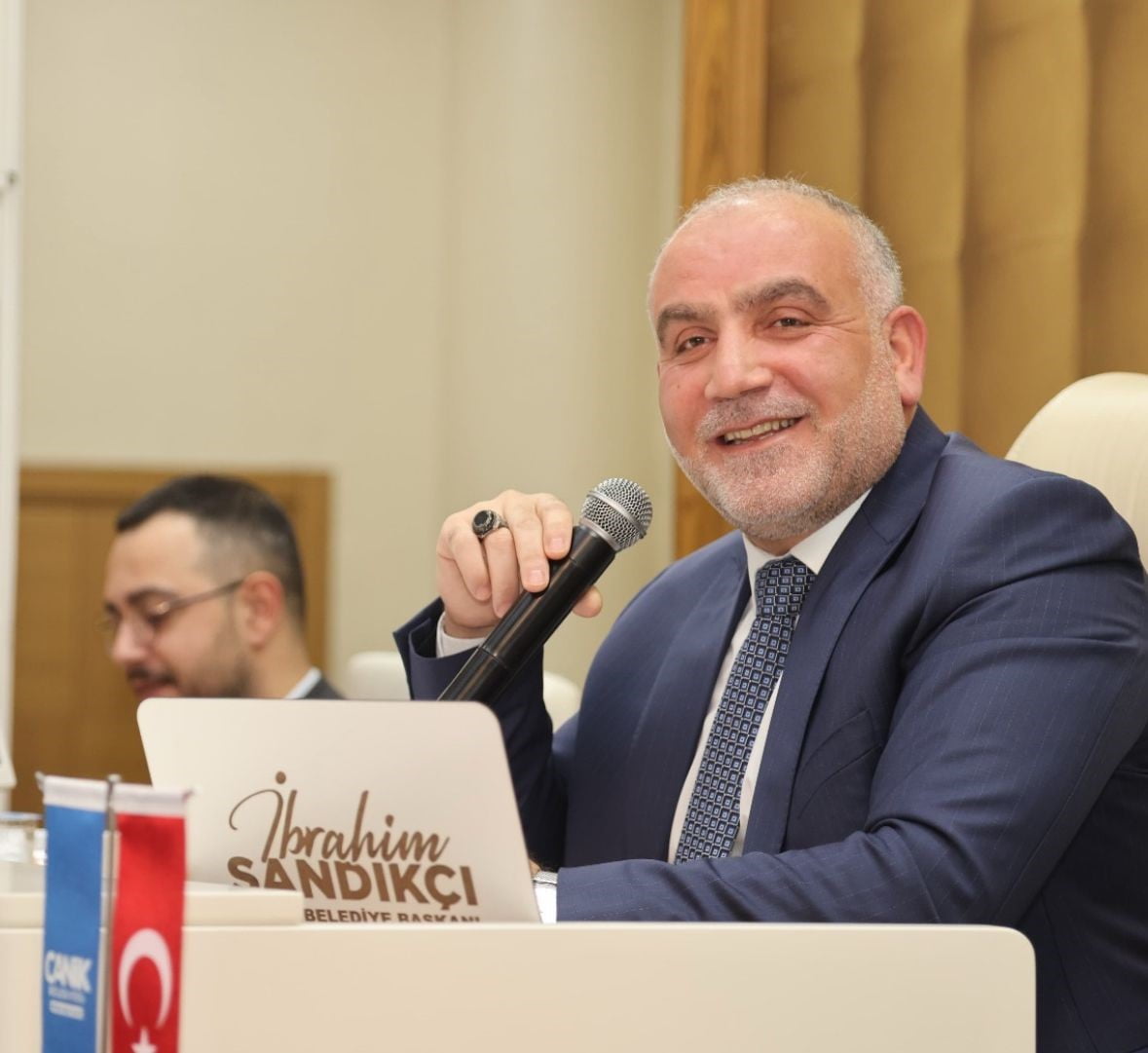 SAMSUN CANİK BELEDİYE BAŞKANI İBRAHİM SANDIKÇI, CANİK MOBİL SIFIR ATIK ARACI'NA ATIKLARINI TESLİM...