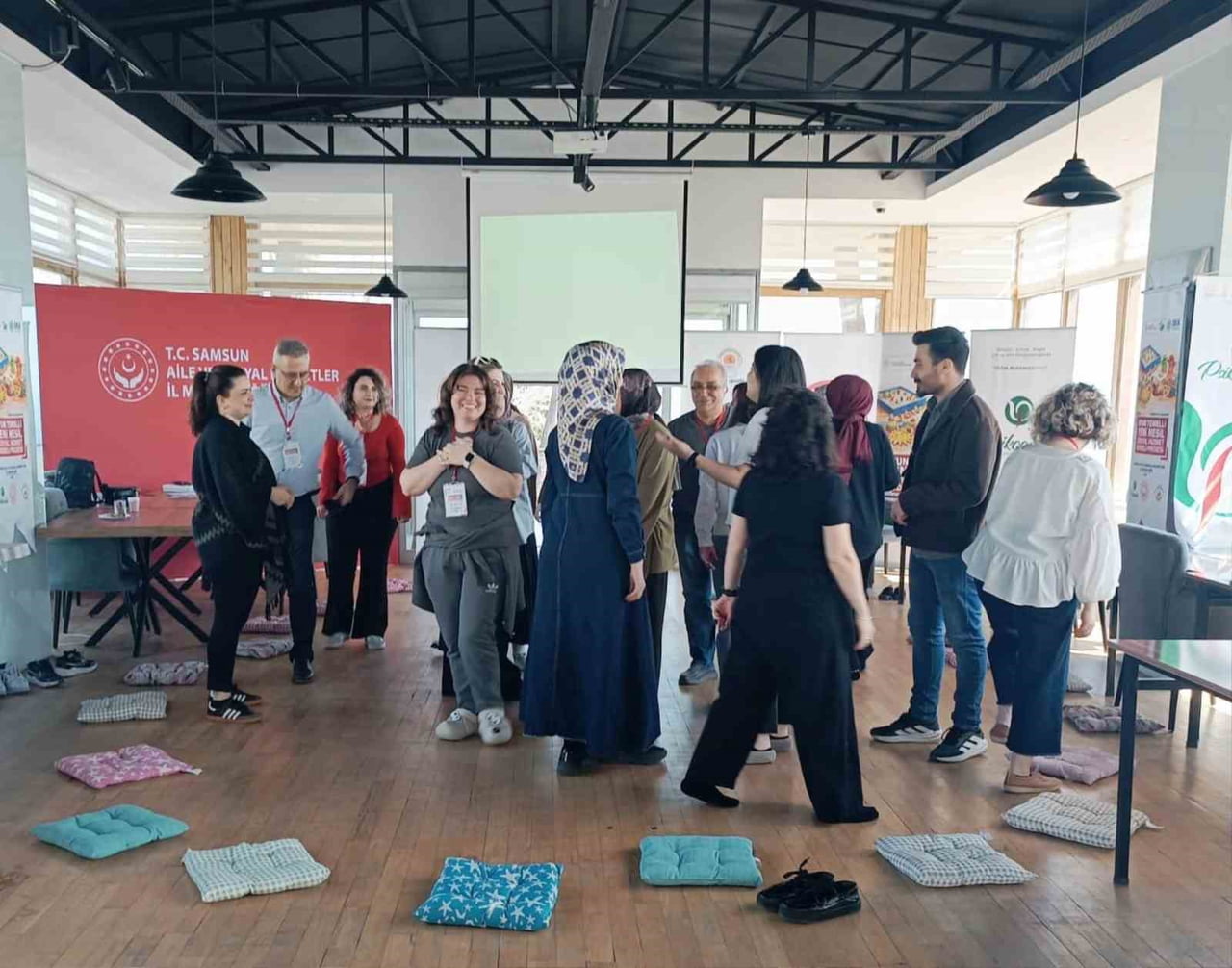 SAMSUN’DA BAŞLATILAN PROJE KAPSAMINDA 110 SOSYAL HİZMET PERSONELİ, SOSYAL HİZMET ALANINDA DAHA...