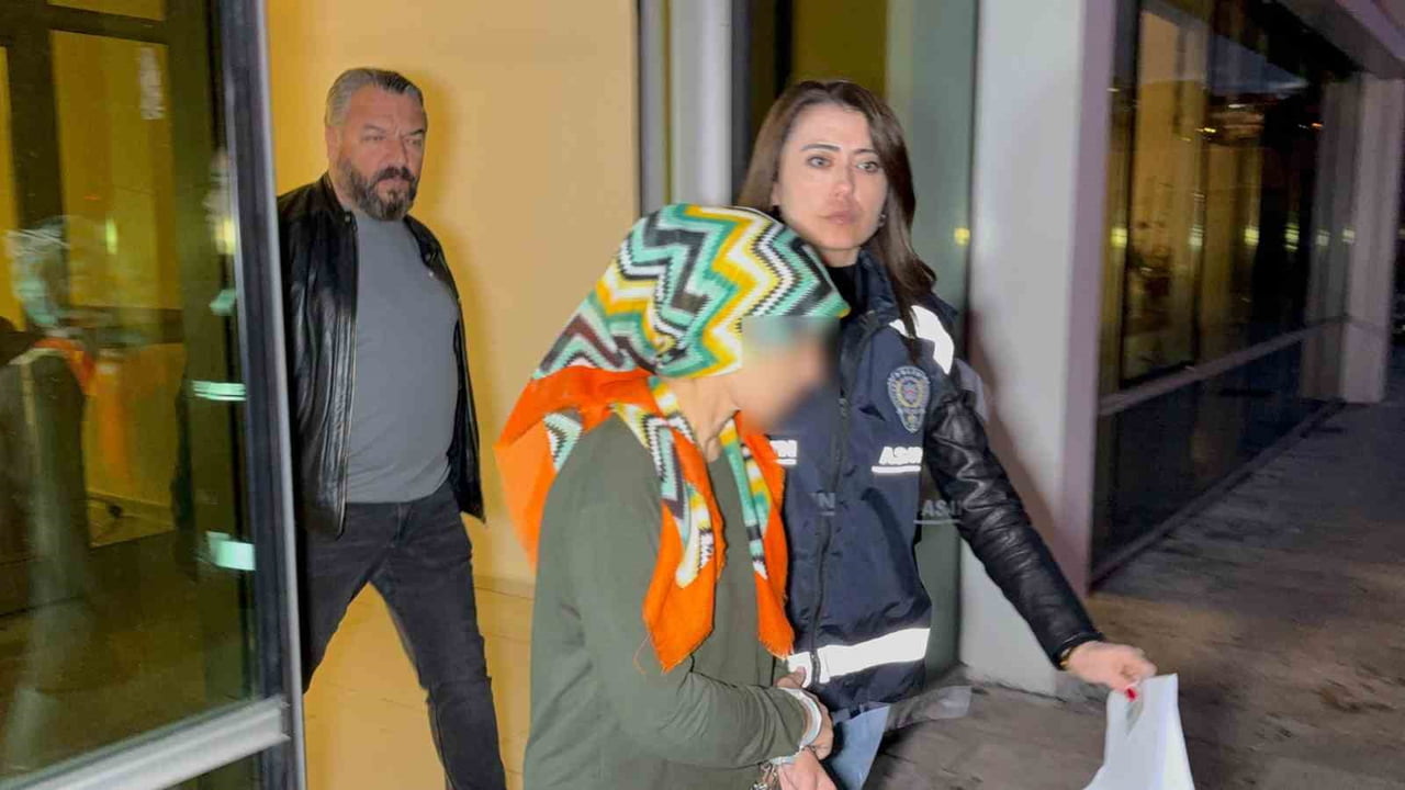 SAMSUN’DA EVİNDE DOĞURDUĞU BEBEĞİNİ ÇÖPE ATTIĞI İDDİASIYLA TUTUKLANAN 3 ÇOCUK ANNESİ HANIM...