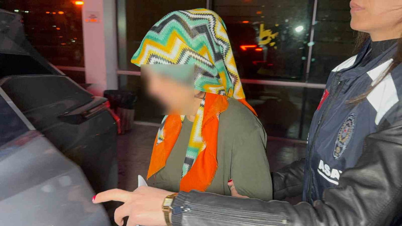 SAMSUN’DA EVİNDE DOĞURDUĞU BEBEĞİNİ ÇÖPE ATTIĞI İDDİASIYLA TUTUKLANAN 3 ÇOCUK ANNESİ HANIM...