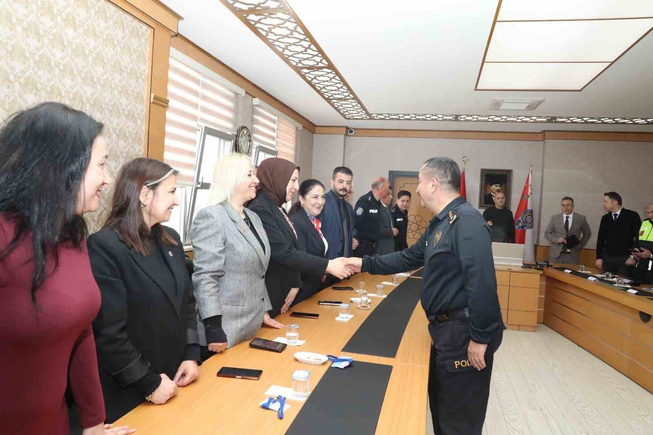 SAMSUN’DA MAHALLELERDE HUZUR VE GÜVENLİĞİN ARTIRILMASI AMACIYLA İLKADIM İLÇESİNDE GÖREV YAPAN...