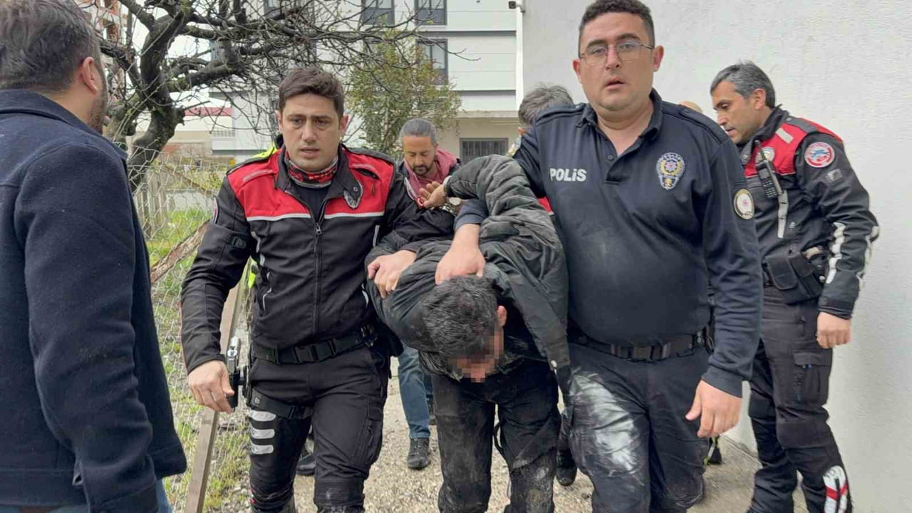 SAMSUN’DA NARKOTİK EKİPLERİNİN TAKİBİNDEN KAÇAN ŞÜPHELİLER, VATANDAŞLARIN DA YARDIMIYLA YAŞANAN...