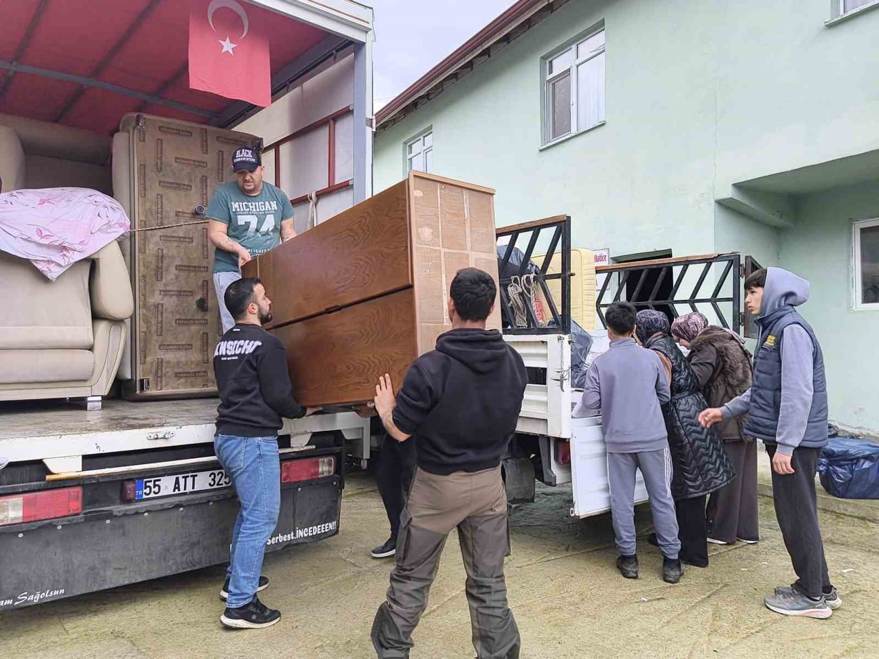 SAMSUN’UN ALAÇAM İLÇESİNE BAĞLI GÜMÜŞOVA MAHALLESİ’NDE ÖRNEK BİR YARDIMLAŞMA VE DAYANIŞMA...