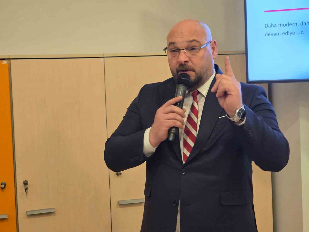 SAMSUN’UN ATAKUM BELEDİYE BAŞKANI SERHAT TÜRKEL, 2026 YILINDA BÜTÇELERİNDEN KALAN 300 MİLYON...