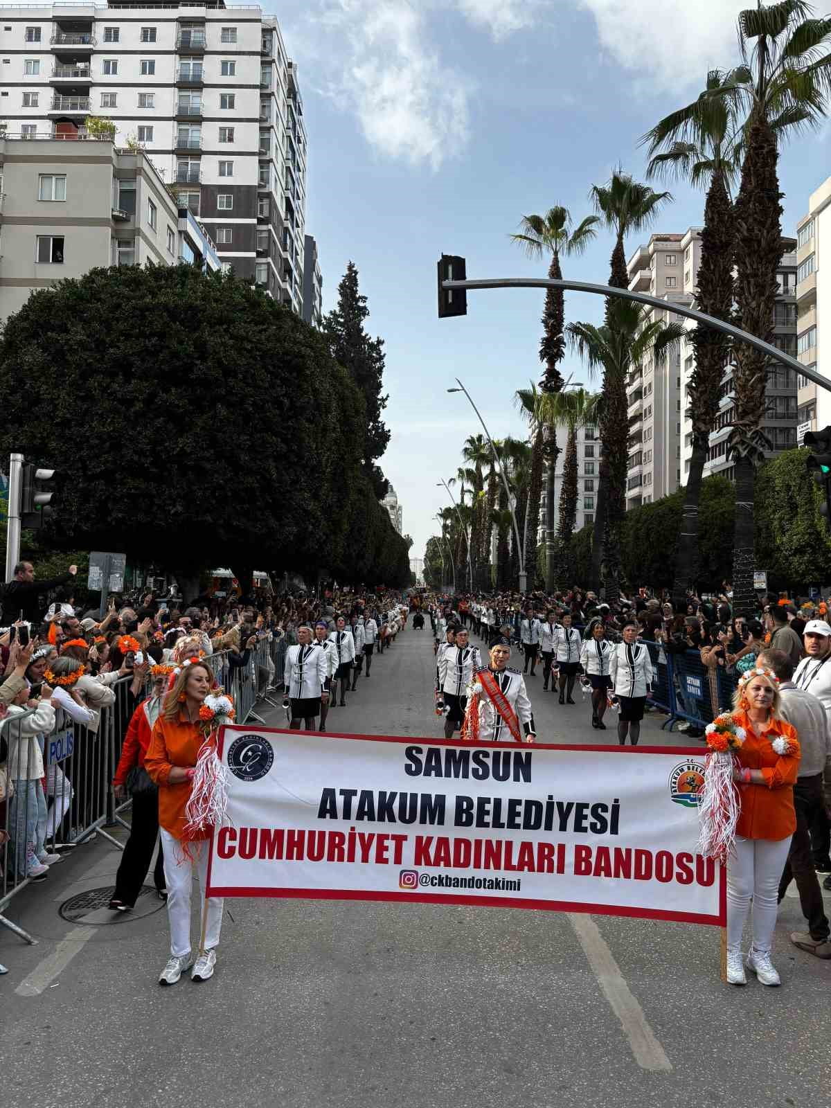 SAMSUN’UN ATAKUM BELEDİYESİ CUMHURİYET KADINLARI BANDOSU, ADANA PORTAKAL ÇİÇEĞİ FESTİVALİNE DAMGA...