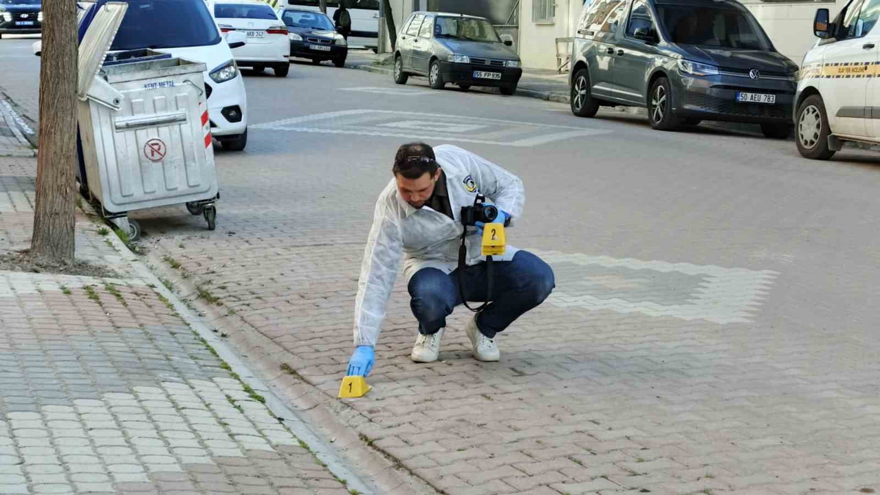 SAMSUN’UN BAFRA İLÇESİNDE İKİ GENÇ ARASINDA “KIZ MESELESİ” NEDENİYLE ÇIKAN KAVGADA 1 KİŞİ...