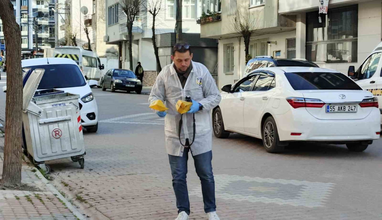 SAMSUN’UN BAFRA İLÇESİNDE İKİ GENÇ ARASINDA "KIZ MESELESİ" NEDENİYLE ÇIKAN KAVGADA 1 KİŞİ...