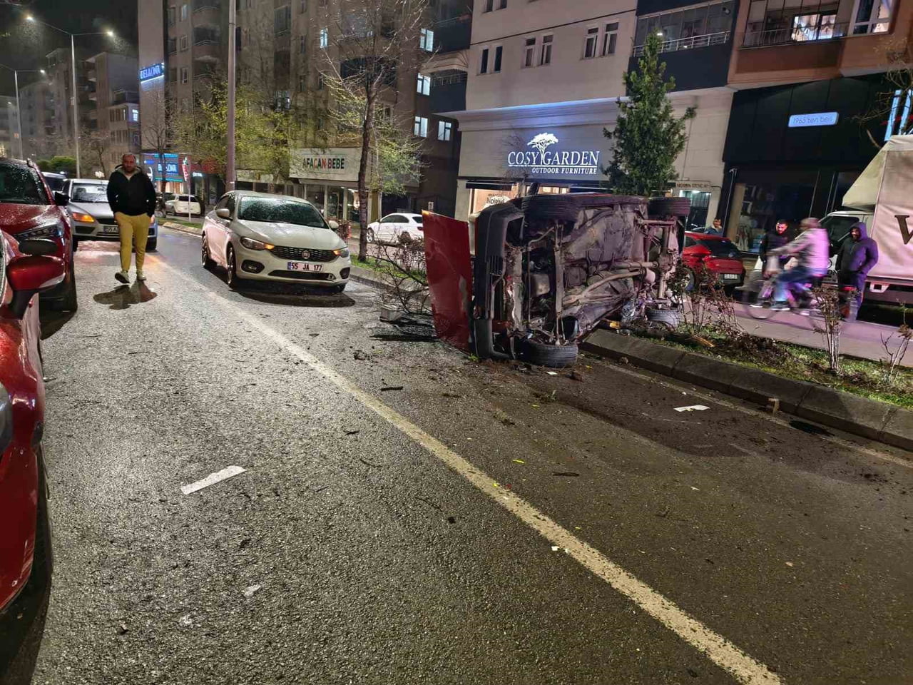 SAMSUN’UN BAFRA İLÇESİNDE MEYDANA GELEN TRAFİK KAZASINDA, DİREKSİYON HÂKİMİYETİNİ KAYBEDEN 19...