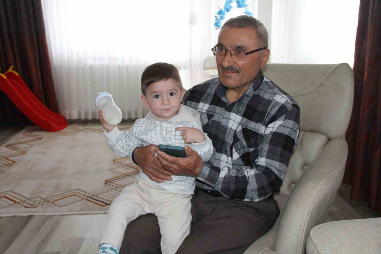 SAMSUN’UN ÇARŞAMBA İLÇESİNDE İKİ YIL BOYUNCA MİDE KANSERİYLE MÜCADELE EDEN 74 YAŞINDAKİ ABDURRAHİM...