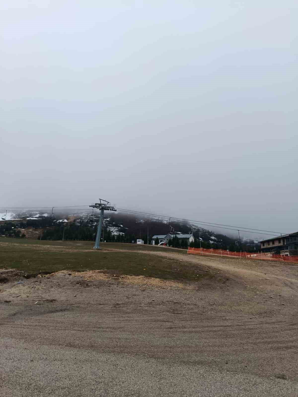 SAMSUN’UN ÖNEMLİ KIŞ TURİZMİ MERKEZLERİNDEN LADİK AKDAĞ’DA NİSAN AYINDA KAR SÜRPRİZİ...