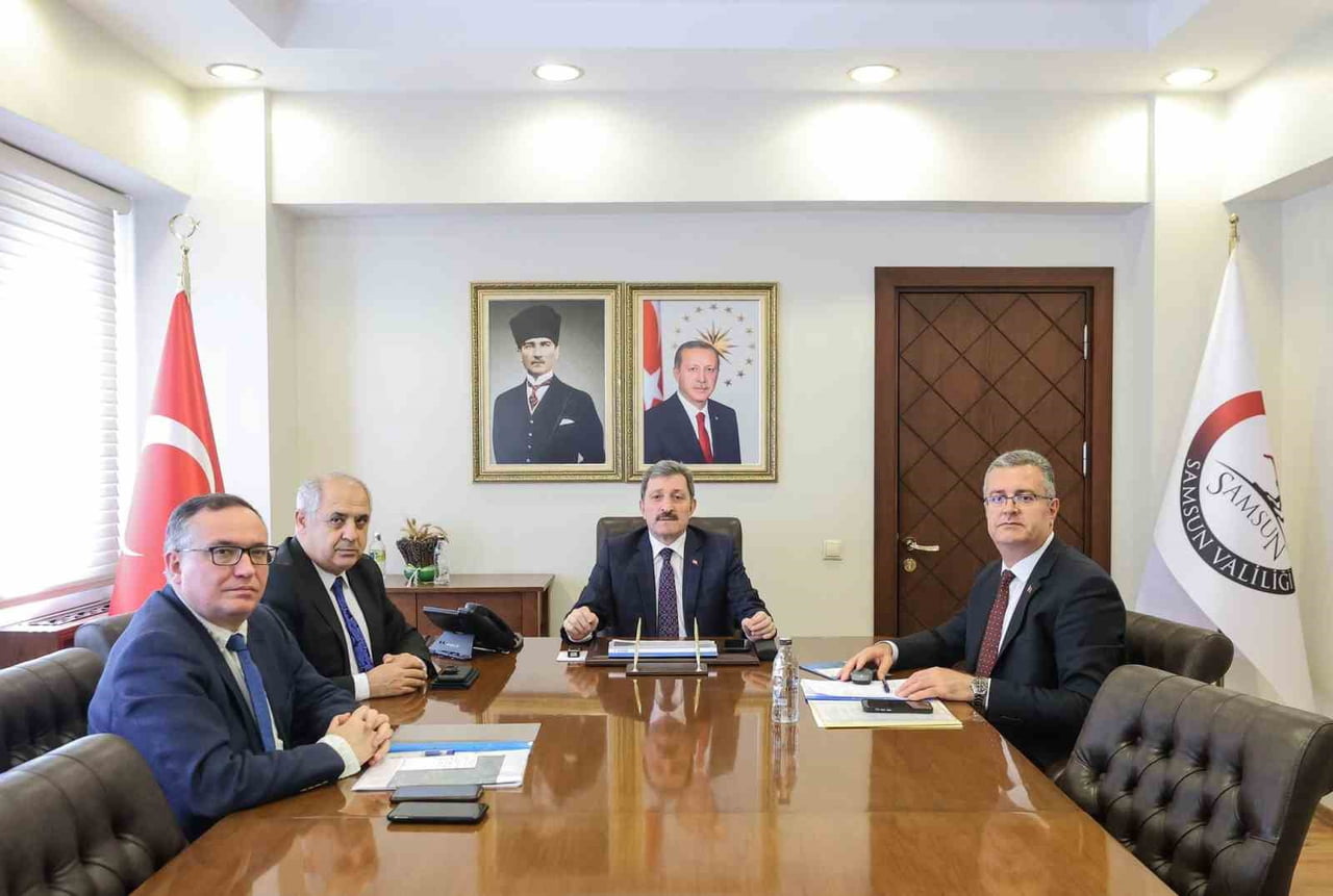 SAMSUN VALİSİ ORHAN TAVLI BAŞKANLIĞINDA DÜZENLENEN TOPLANTIYA İLGİLİ KURUM MÜDÜRLERİ...