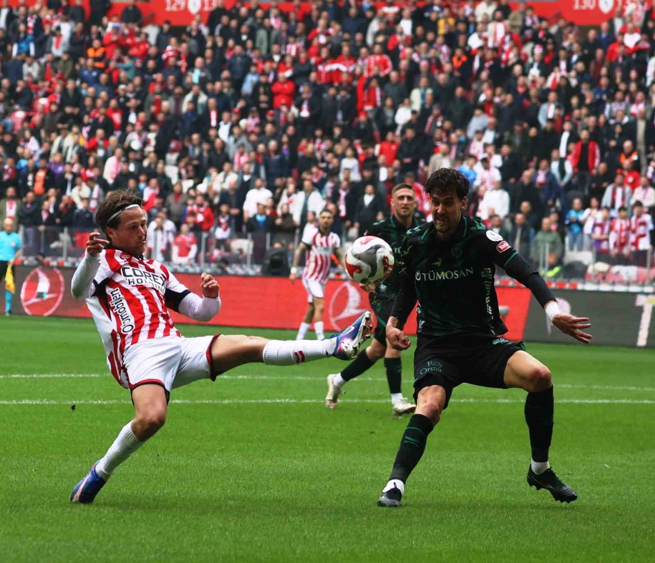 SAMSUNSPOR - KONYASPOR MAÇININ İKİNCİ YARISINDAN KARELER.