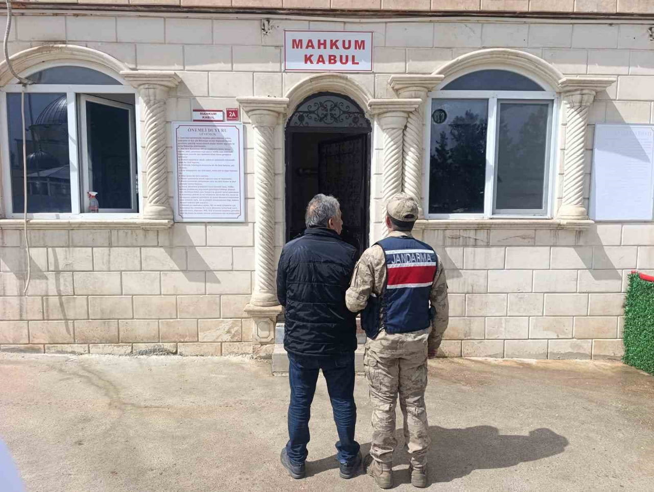 ŞANLIURFA’DA ARANAN 2 ŞAHIS YAKALANDI