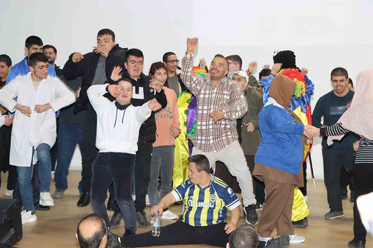 ŞANLIURFA’DA OTİZM FARKINDALIK GÜNÜ ETKİNLİĞİ DÜZENLENDİ