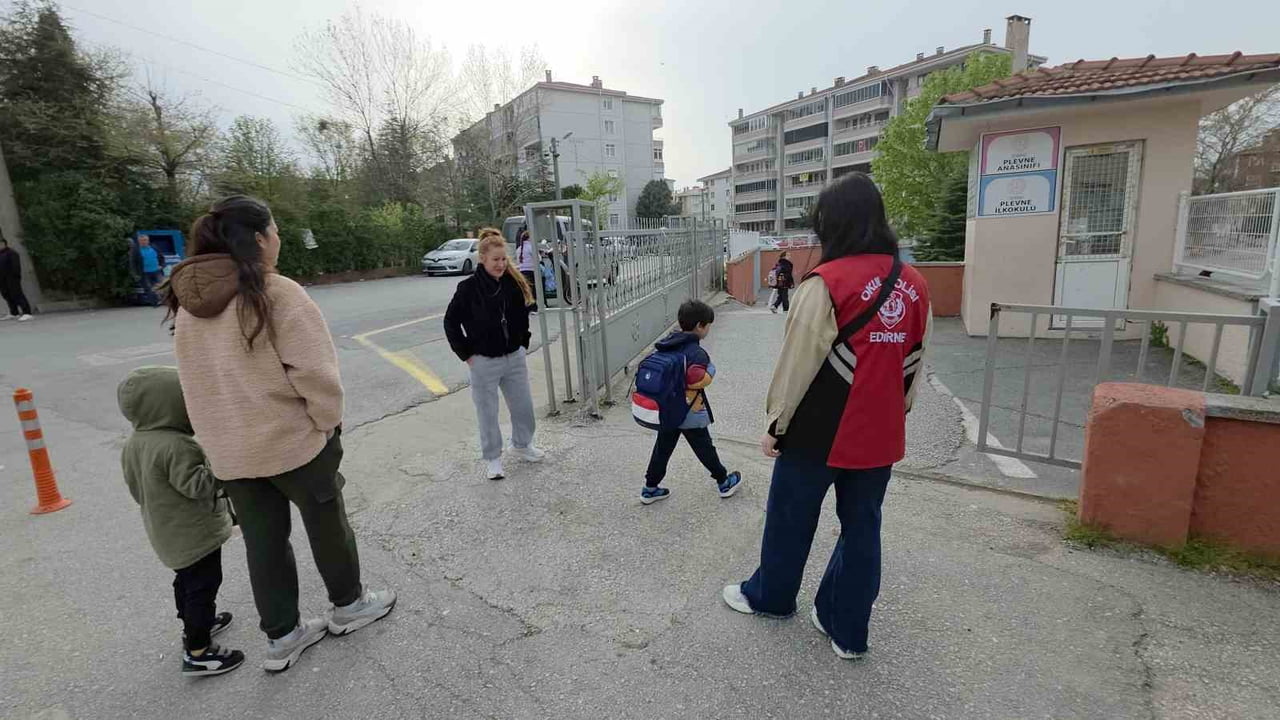 ŞANLIURFA VE KAHRAMANMARAŞ’TAKİ OLAYLAR SONRASI EDİRNE’DE OKUL ÇEVRELERİNDE ÖNLEMLER...