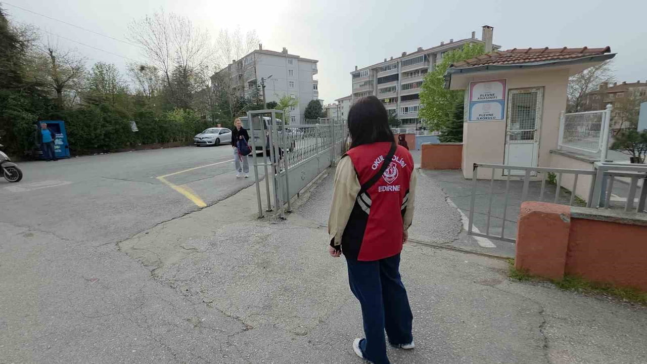 ŞANLIURFA VE KAHRAMANMARAŞ’TAKİ OLAYLAR SONRASI EDİRNE’DE OKUL ÇEVRELERİNDE ÖNLEMLER...