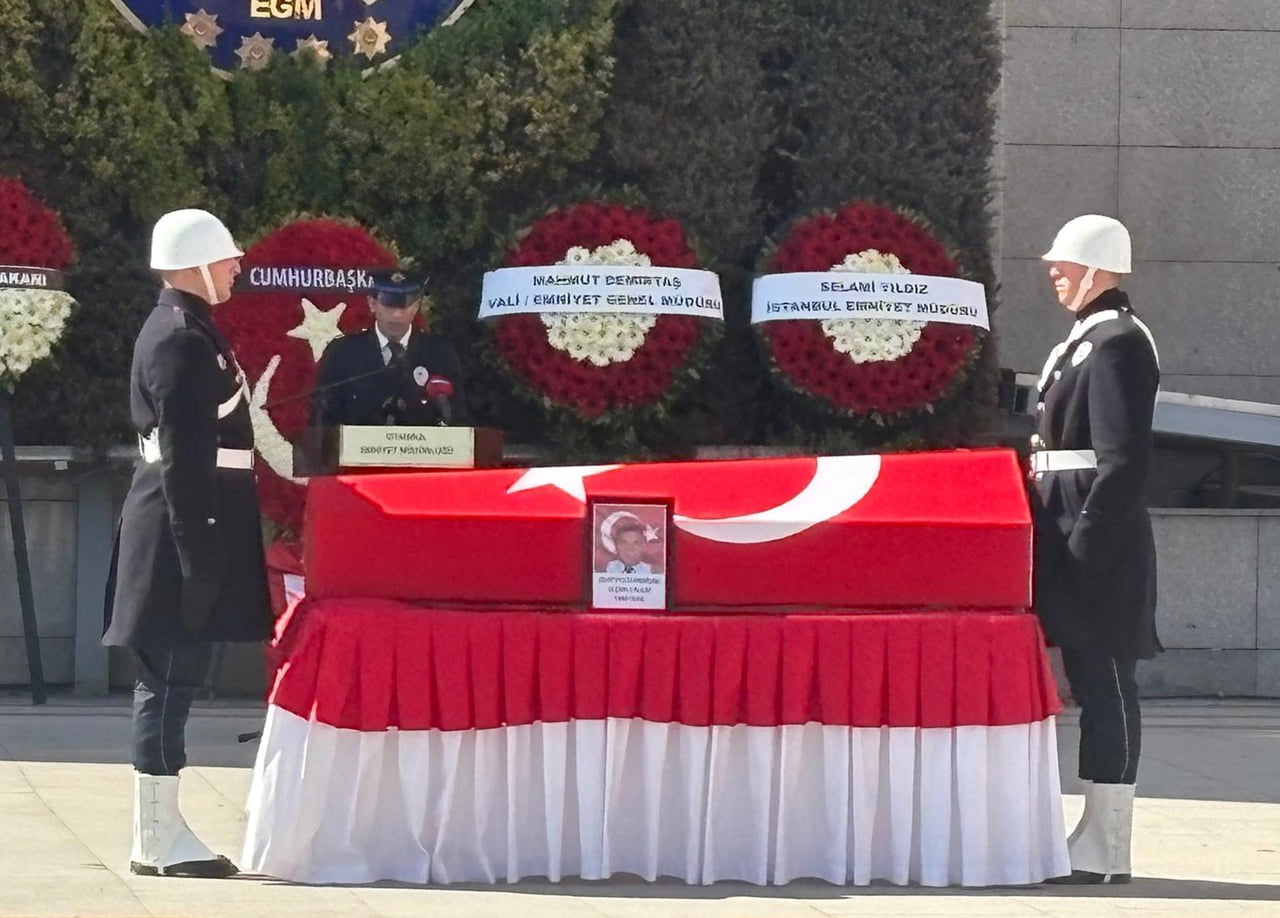 ŞEHİT POLİS MEMURU SEÇKİN YALÇIN İÇİN İSTANBUL EMNİYET MÜDÜRLÜĞÜ'NDE TÖREN...