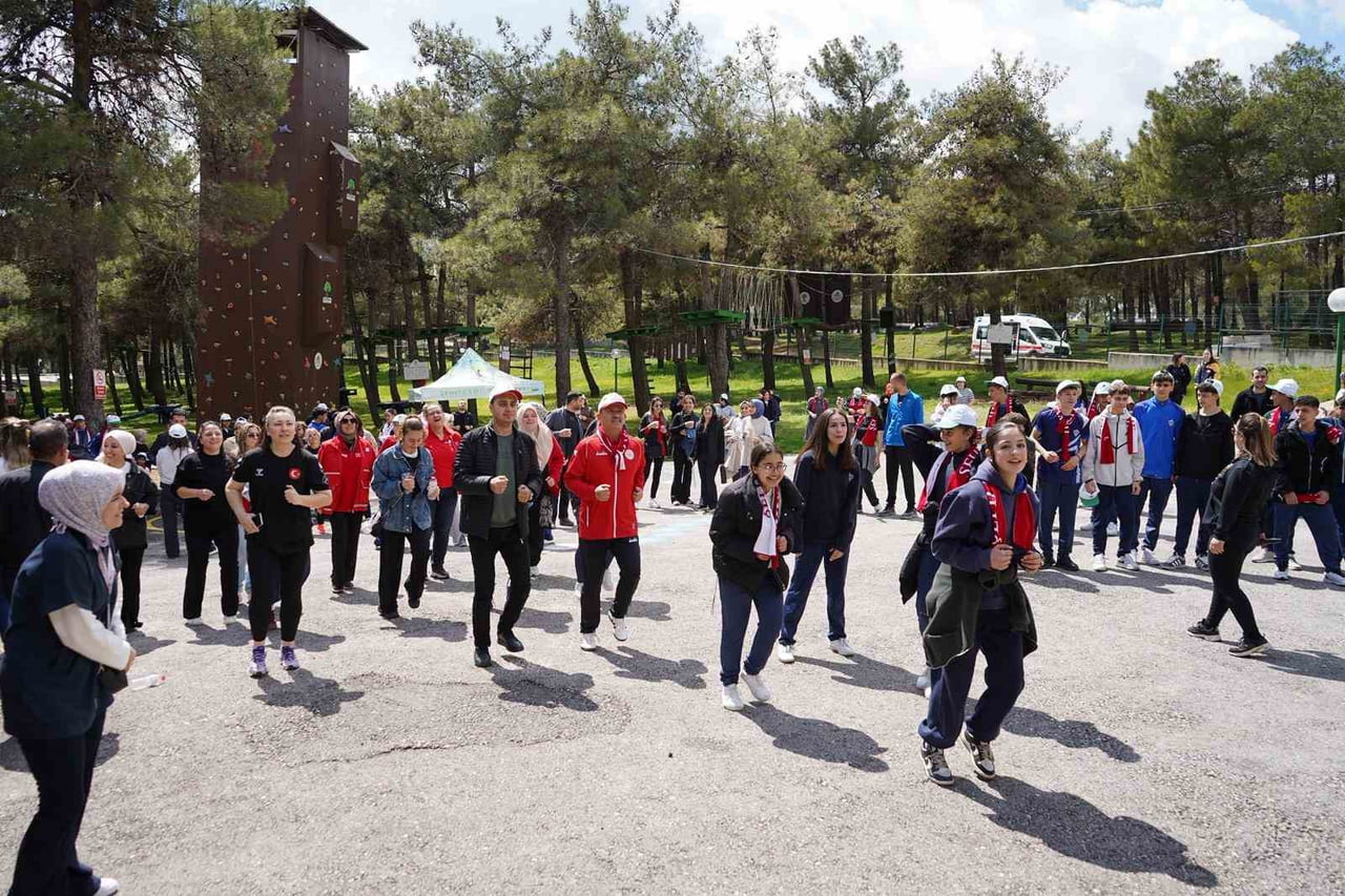 ŞEHİTKAMİL BELEDİYESİ, DÜNYA SAĞLIK GÜNÜ KAPSAMINDA TOPLUMSAL FARKINDALIĞI ARTIRAN ÖRNEK BİR...