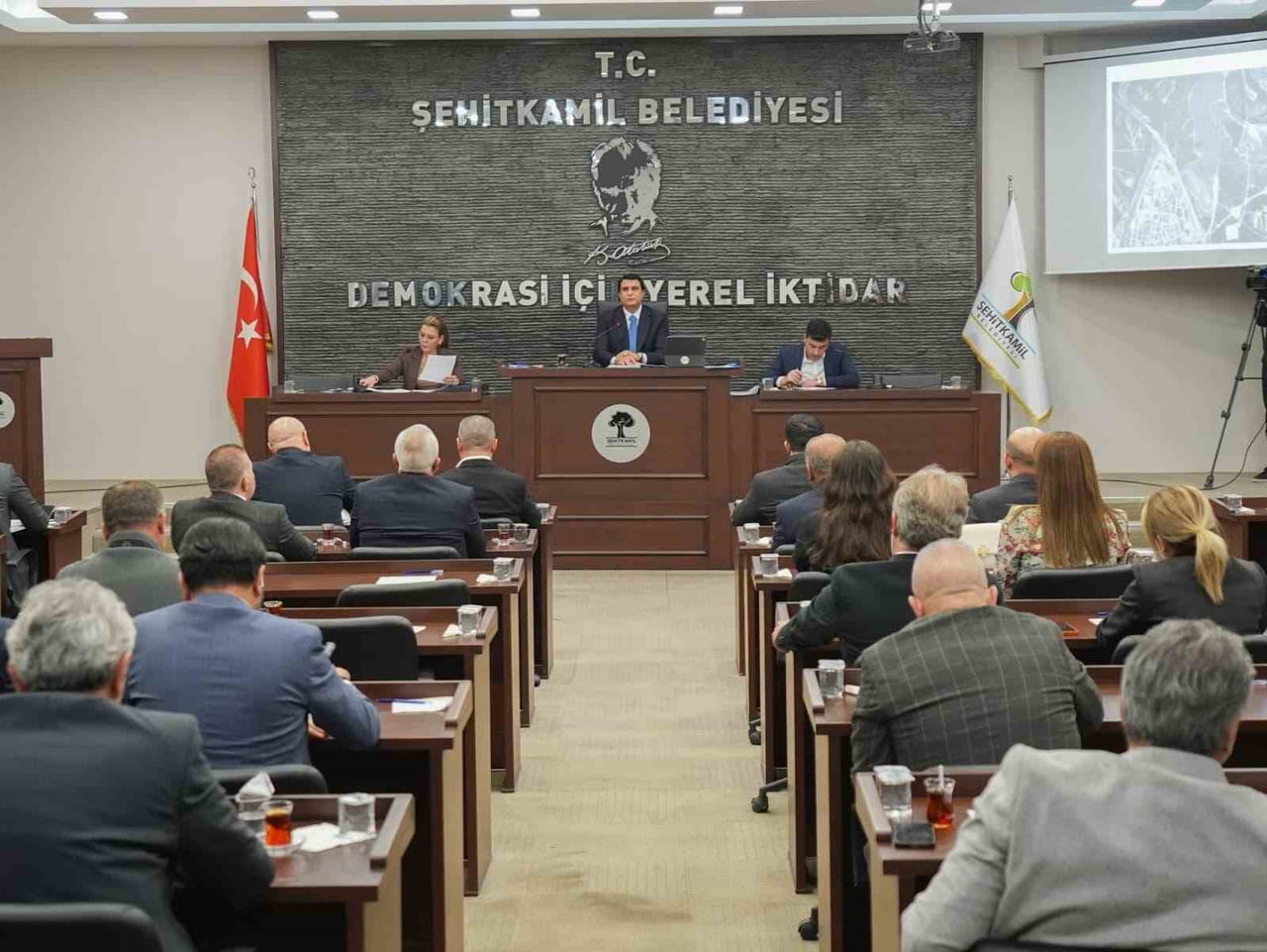 ŞEHİTKAMİL BELEDİYESİ NİSAN AYI MECLİS TOPLANTISI’NIN 2. BİRLEŞİMİ UMUT YILMAZ BAŞKANLIĞINDA...