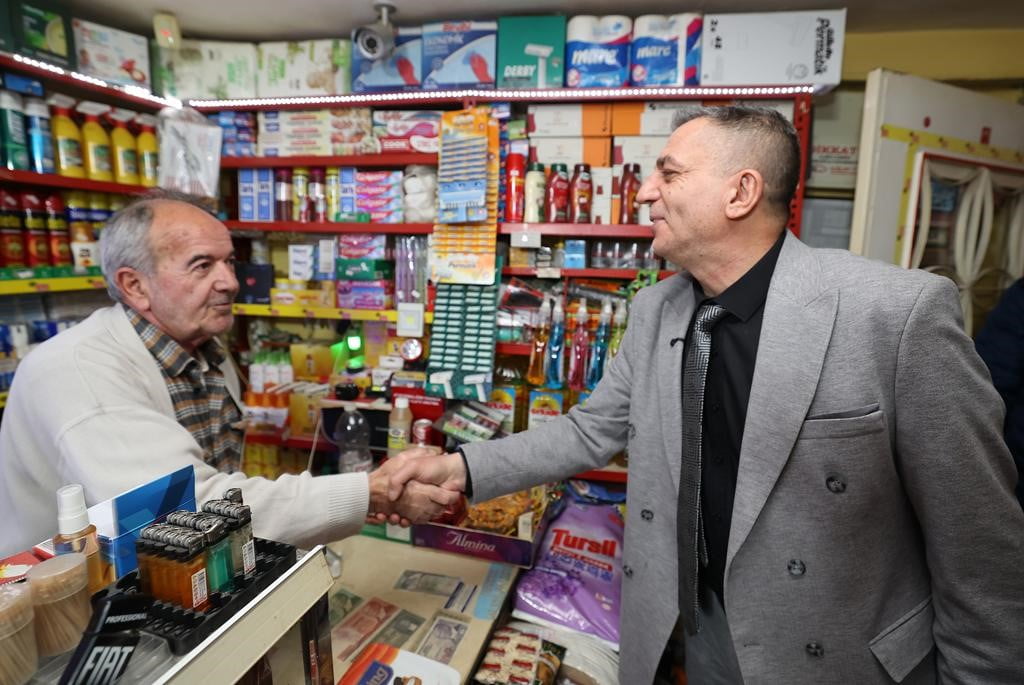 ŞEHZADELER BELEDİYE BAŞKANI HAKAN ŞİMŞEK, TEPECİK VE TİLKİSÜLEYMANİYE MAHALLELERİNDE VATANDAŞLARLA...