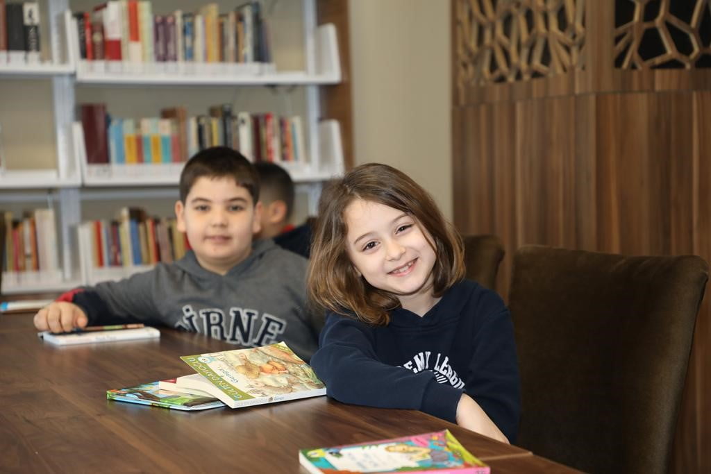 ŞEHZADELER BELEDİYESİ GENÇLİK EVİ, 62. KÜTÜPHANELER HAFTASI KAPSAMINDA ÖZEL BİR OKULUN 3. SINIF...