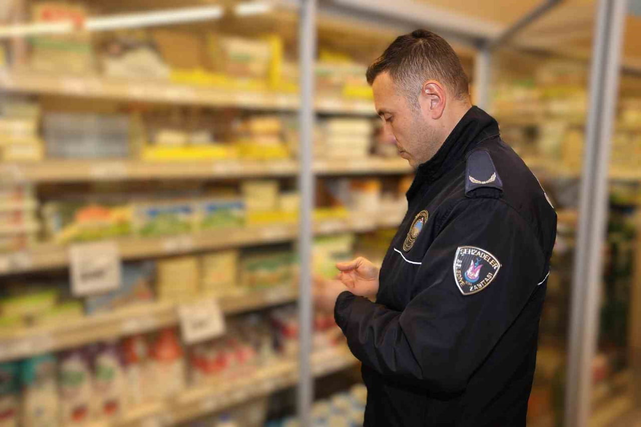 ŞEHZADELER BELEDİYESİ ZABITA MÜDÜRLÜĞÜ EKİPLERİ, KIRSAL MAHALLELERDE FAALİYET GÖSTEREN MARKETLERDE...