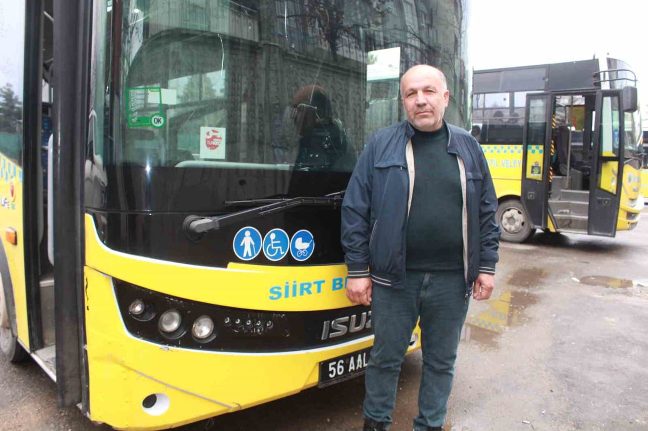 SİİRT'TE BELEDİYE OTOBÜSÜNDE FENALAŞAN YOLCUYU HASTANEYE ULAŞTIRAN ŞOFÖR ABDULHAKİM EKİNCİ, ''BEN...