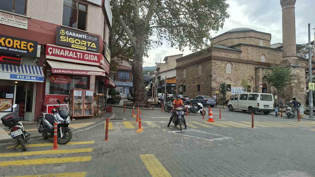 SİMAV’DA 3,4 BÜYÜKLÜĞÜNDE DEPREM